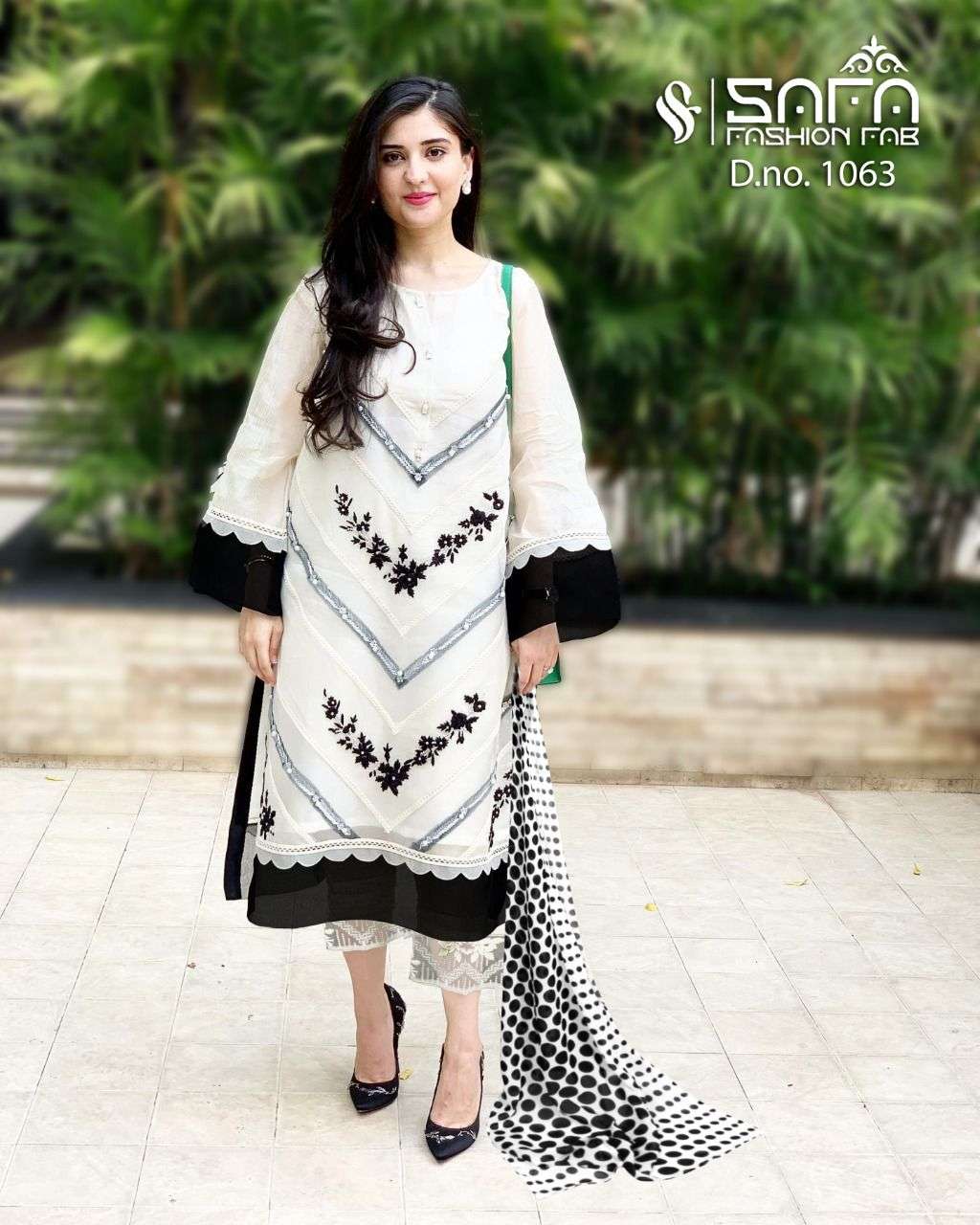 laiba am vol 98 classy look designer pakistani suits wholesale price surat