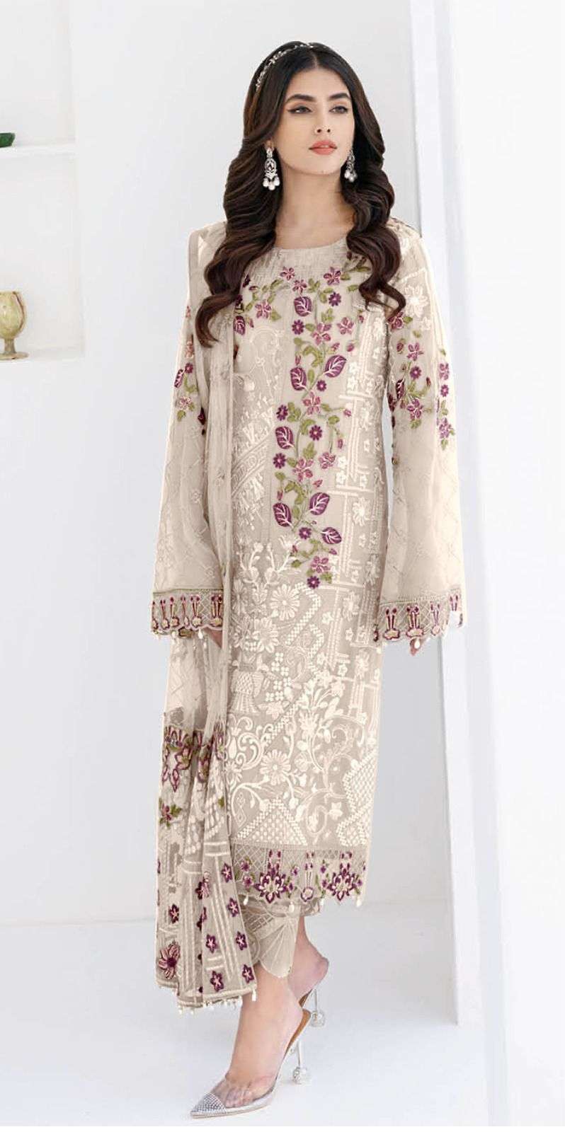 Ladies Designer Pakistani Suits at Rs 699, Salwar Suit in Surat
