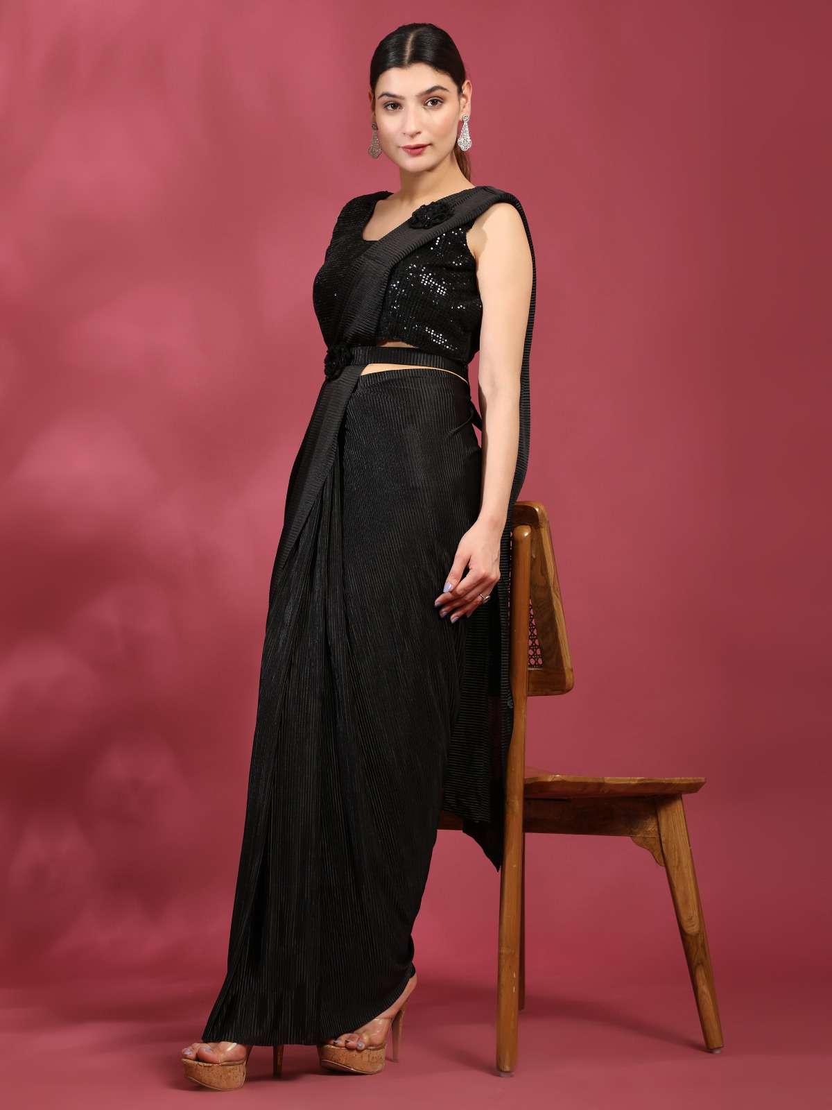 amoha trendz 101006 stylish designer saree catalogue online dealer surat