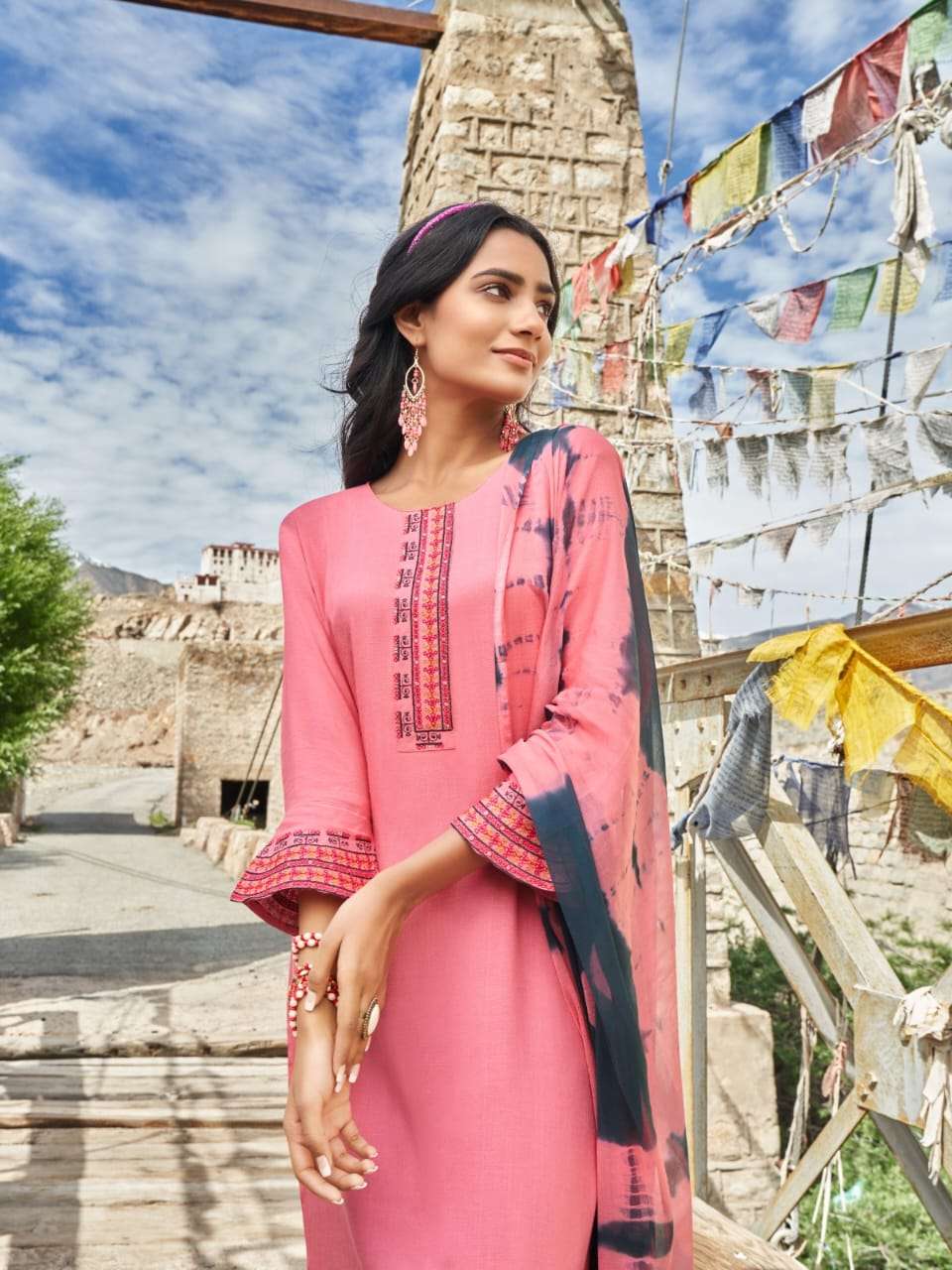 style wanna 7001-7006 series designer latest fancy kurti set wholesaler surat gujarat