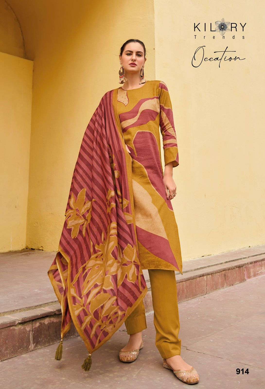 Pin by Shireesha Suresh Goud on Awesome Anarkali suits | Silk kurti designs,  Kurti neck designs, Designer party wear dresses