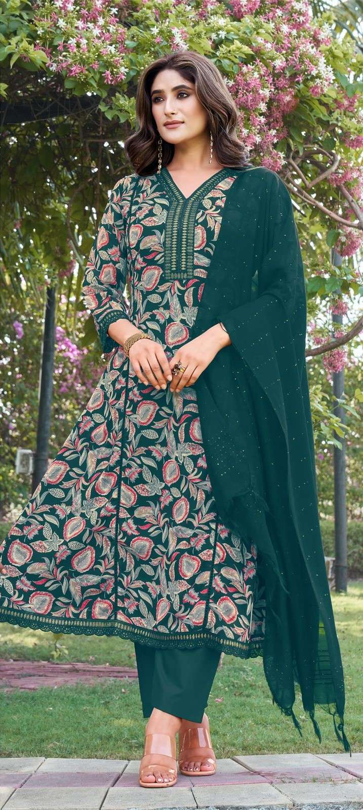 monalisa by vitara fashion 1160&1161 heavy georgette designer top bottom with dupatta set online surat gujarat 