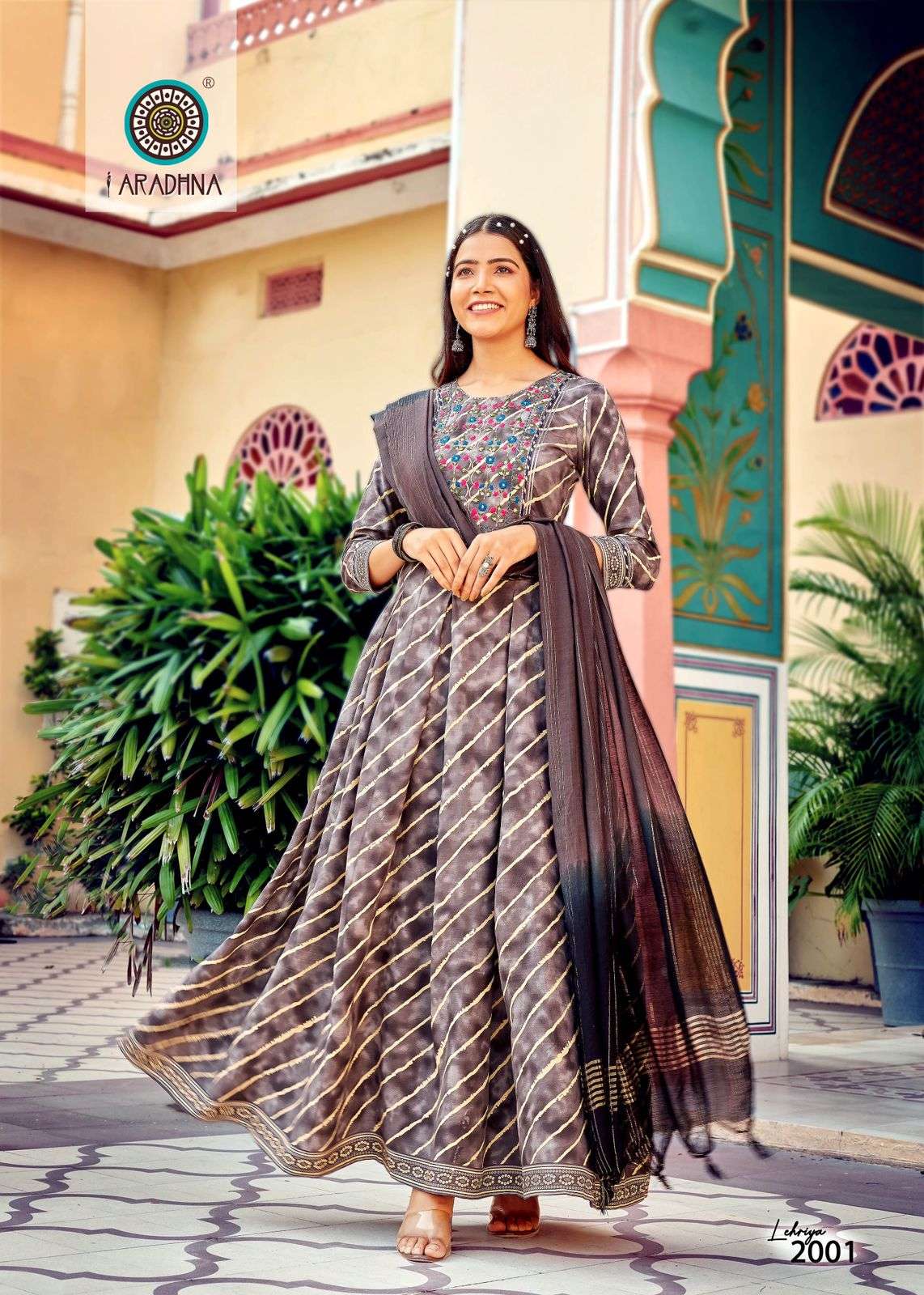 Gown with banarasi dupatta clearance online