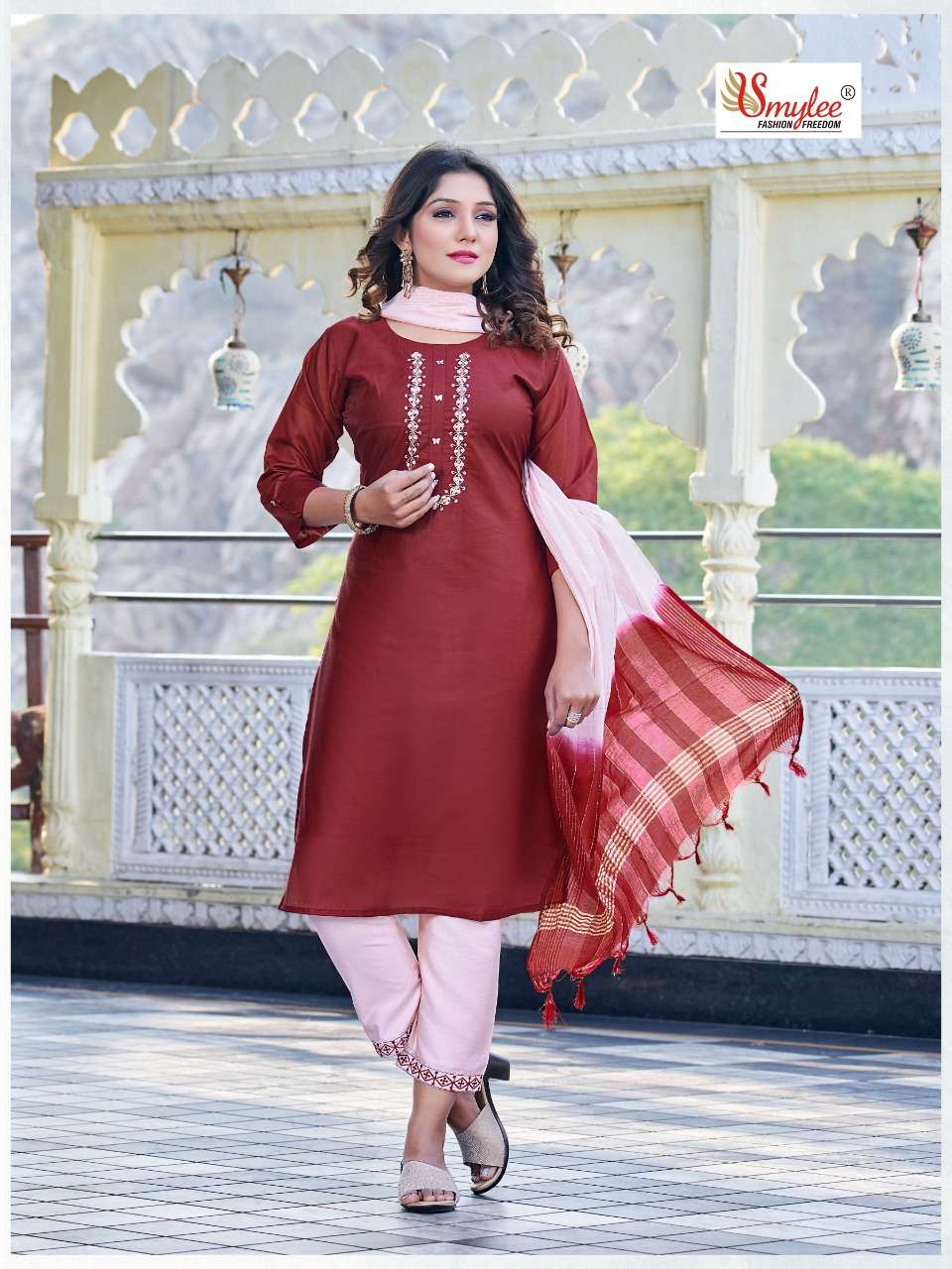 Top 8 Breathtaking Kurtis Patterns to Set a New Trend in Fashion World