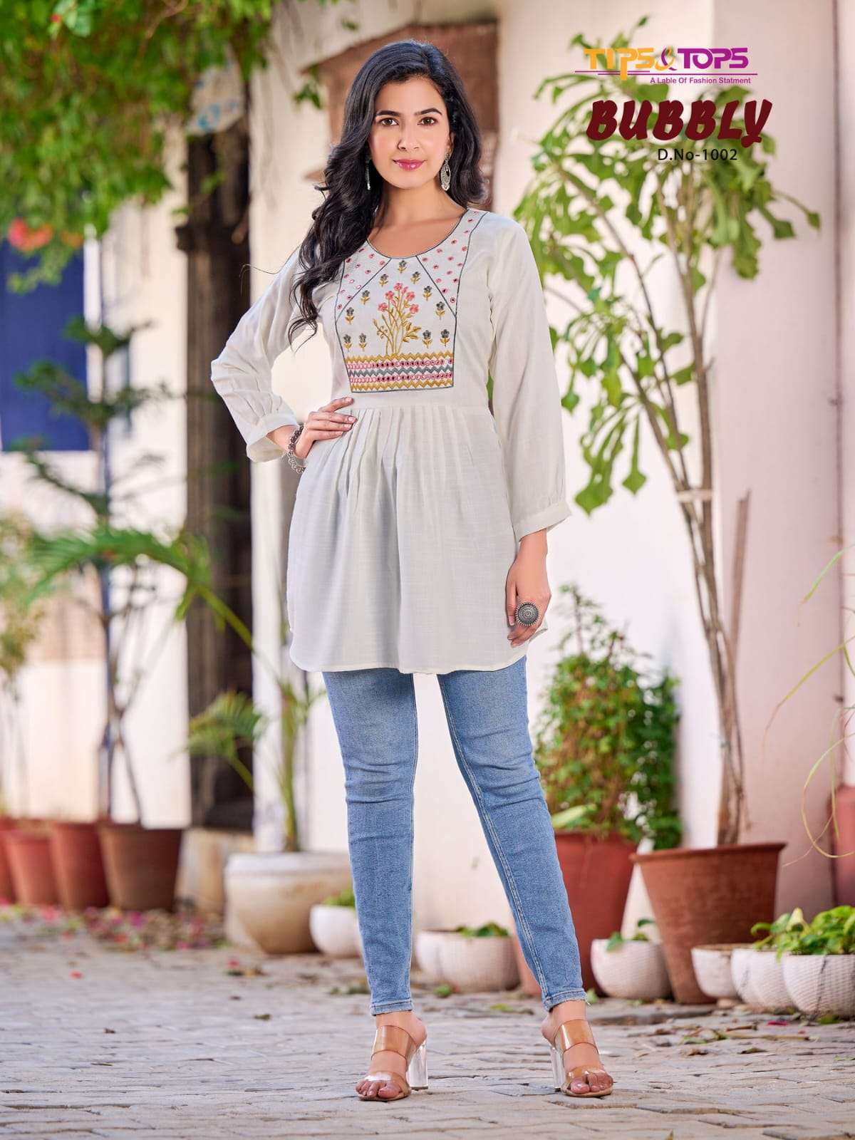 Trendy hot sale short tops