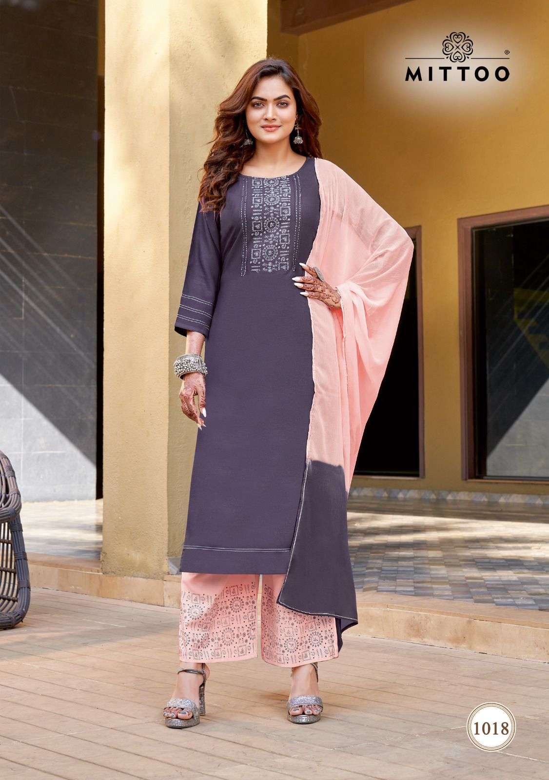 Kurtis with heavy on sale dupatta