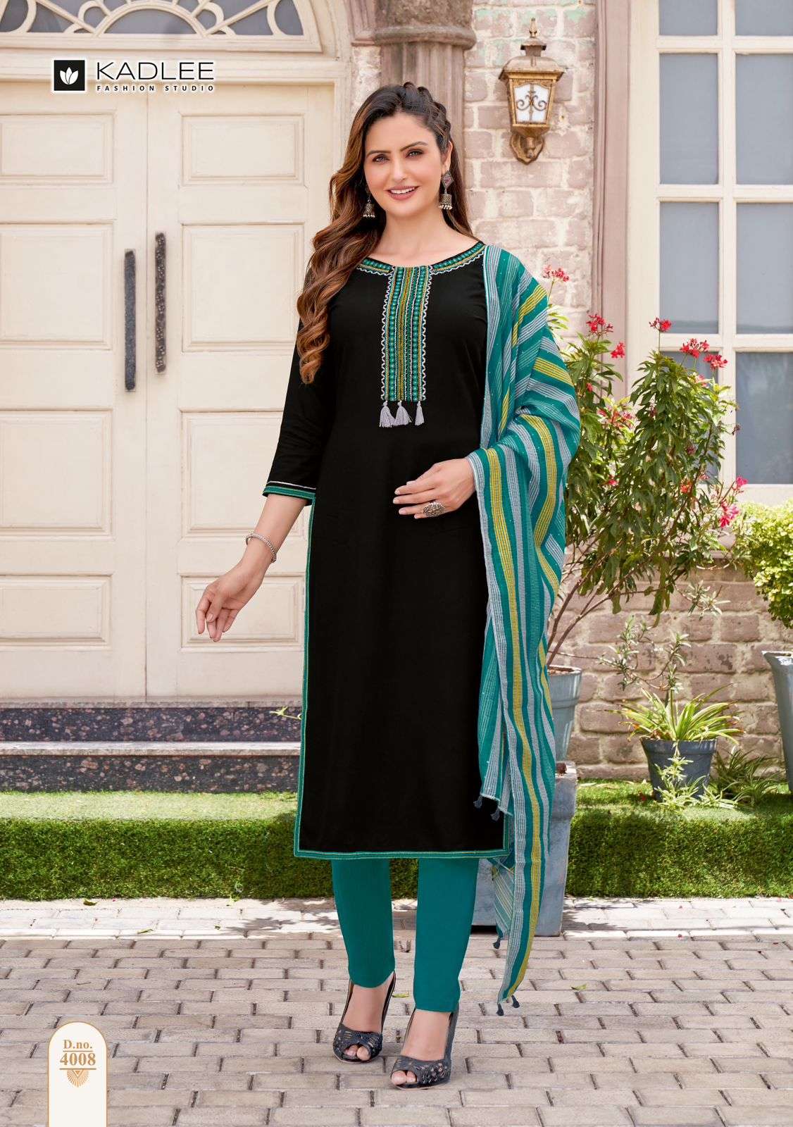 Latest 50 Kurti with Pants For Women (2022) - Tips and Beauty | Designer party  wear dresses, Pakistani dress design, Indian fashion dresses