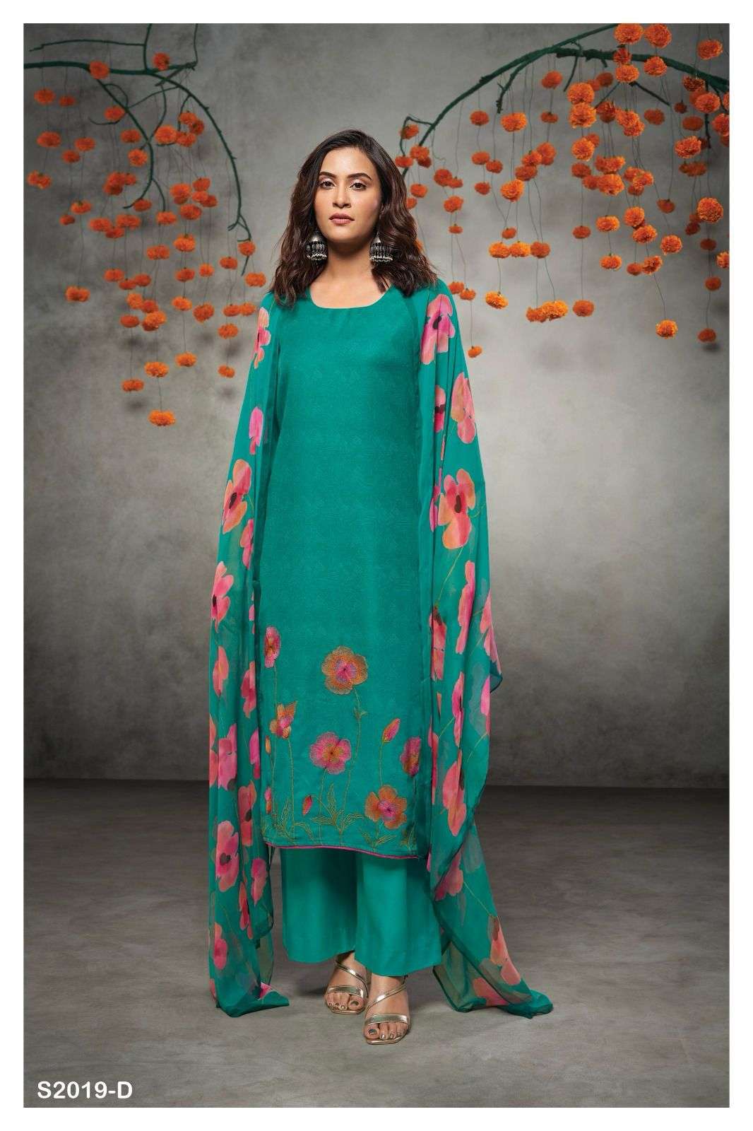 Suit salwar | Punjabi suits designer boutique, Patiala suit designs,  Stylish dresses for girls