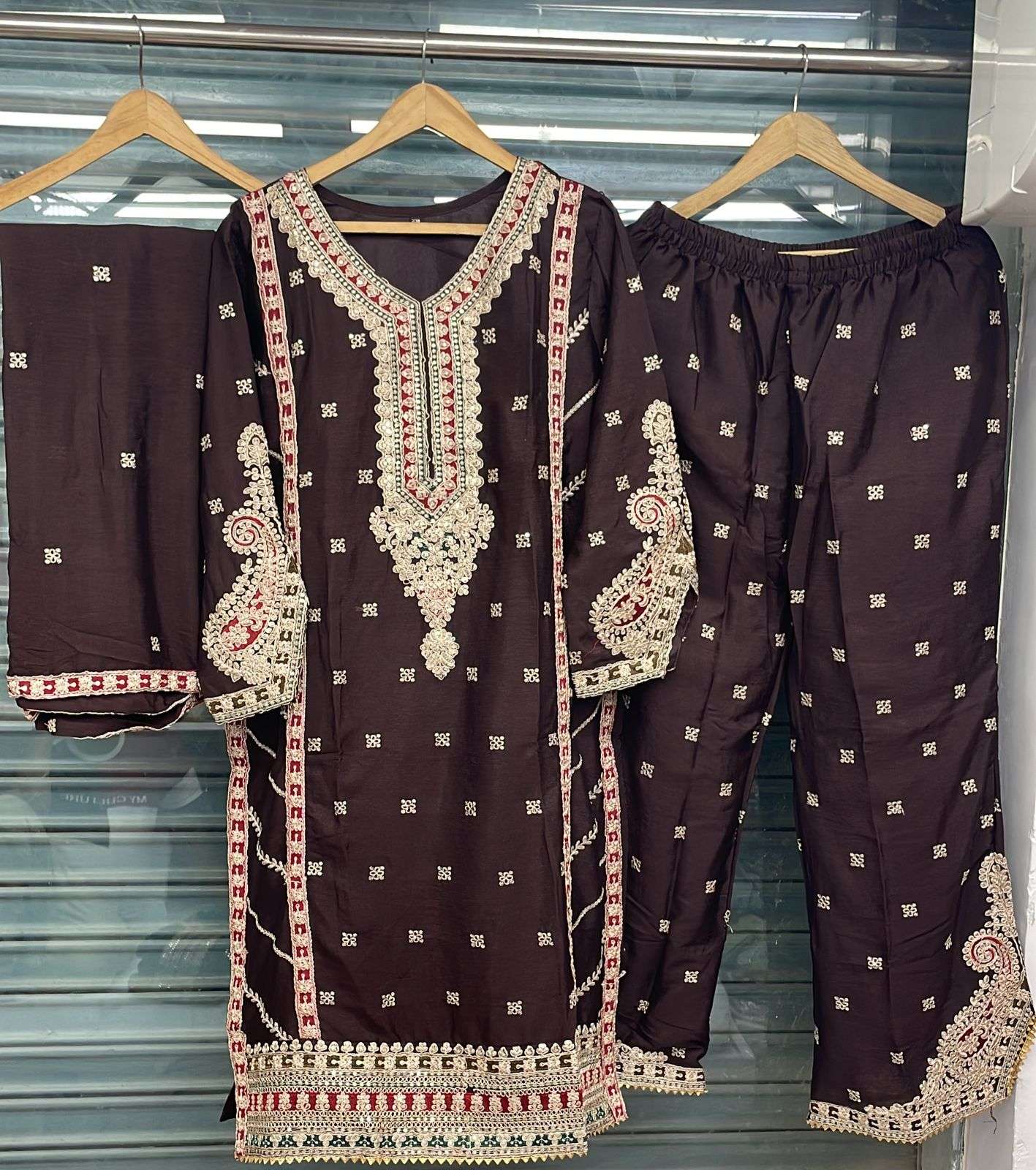 angroop next 190 colours readymade designer pure chinon suits catalogue manufacturer surat gujarat 