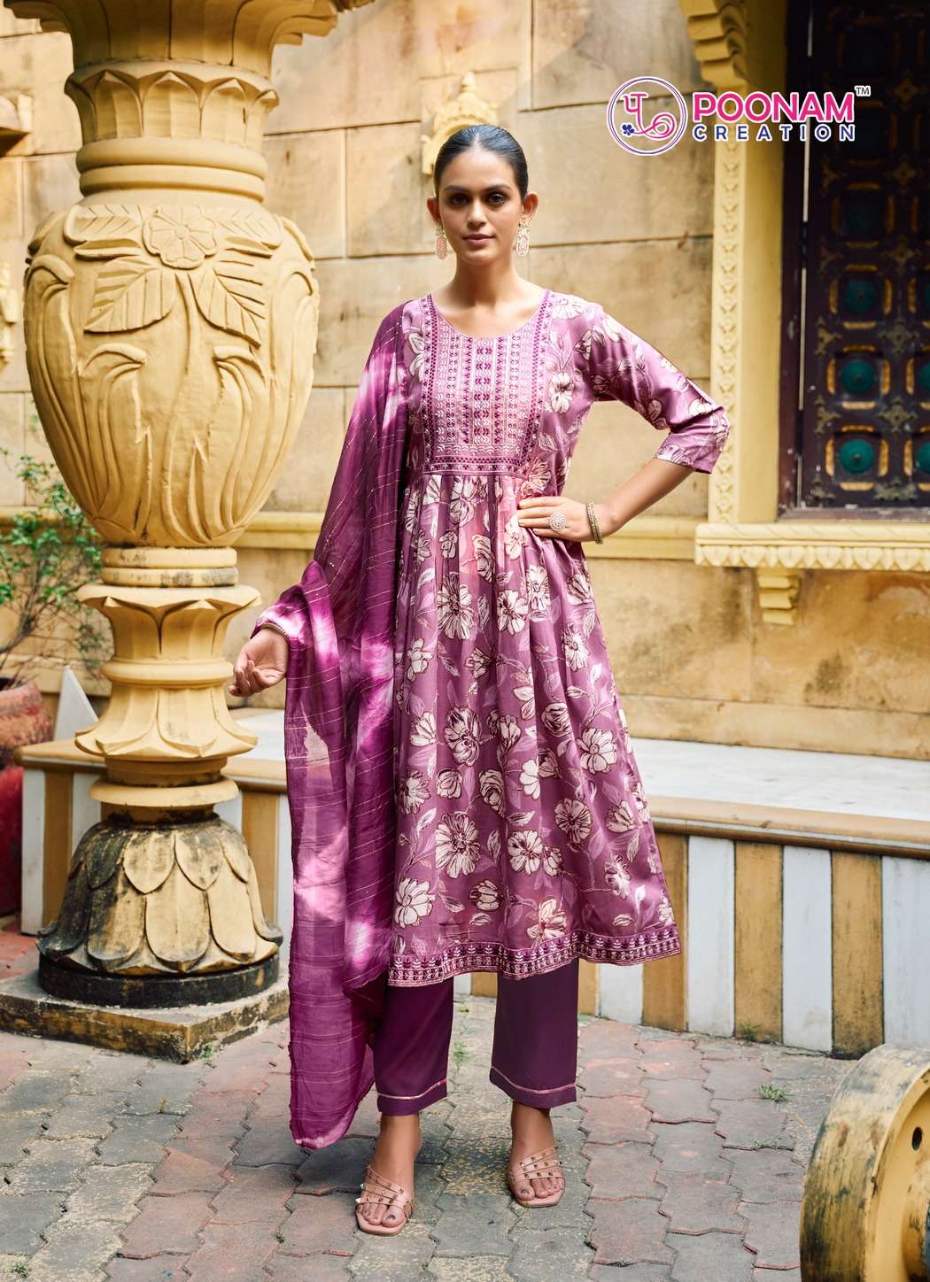 poonam creation sara-vol-4-4001-4008 series heavy rayon printed kurtis catalogue wholesale market surat 