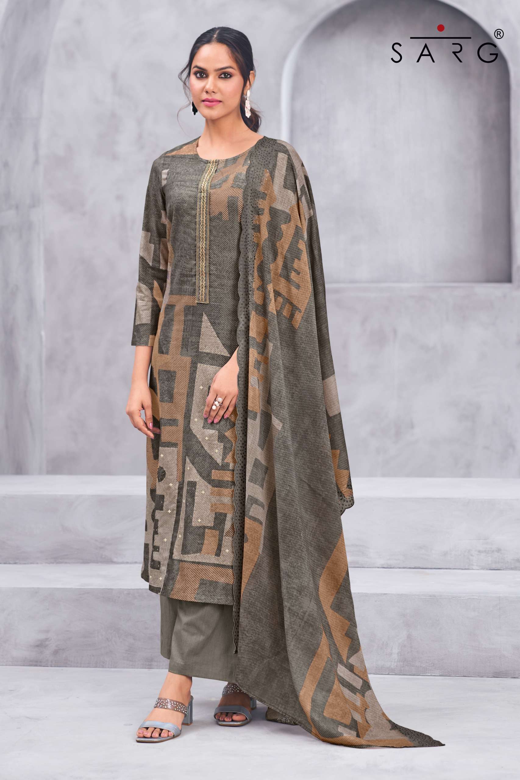 sarg mizna pure cotton lawn digital hand work salwar kameez online shopping wholesalers surat