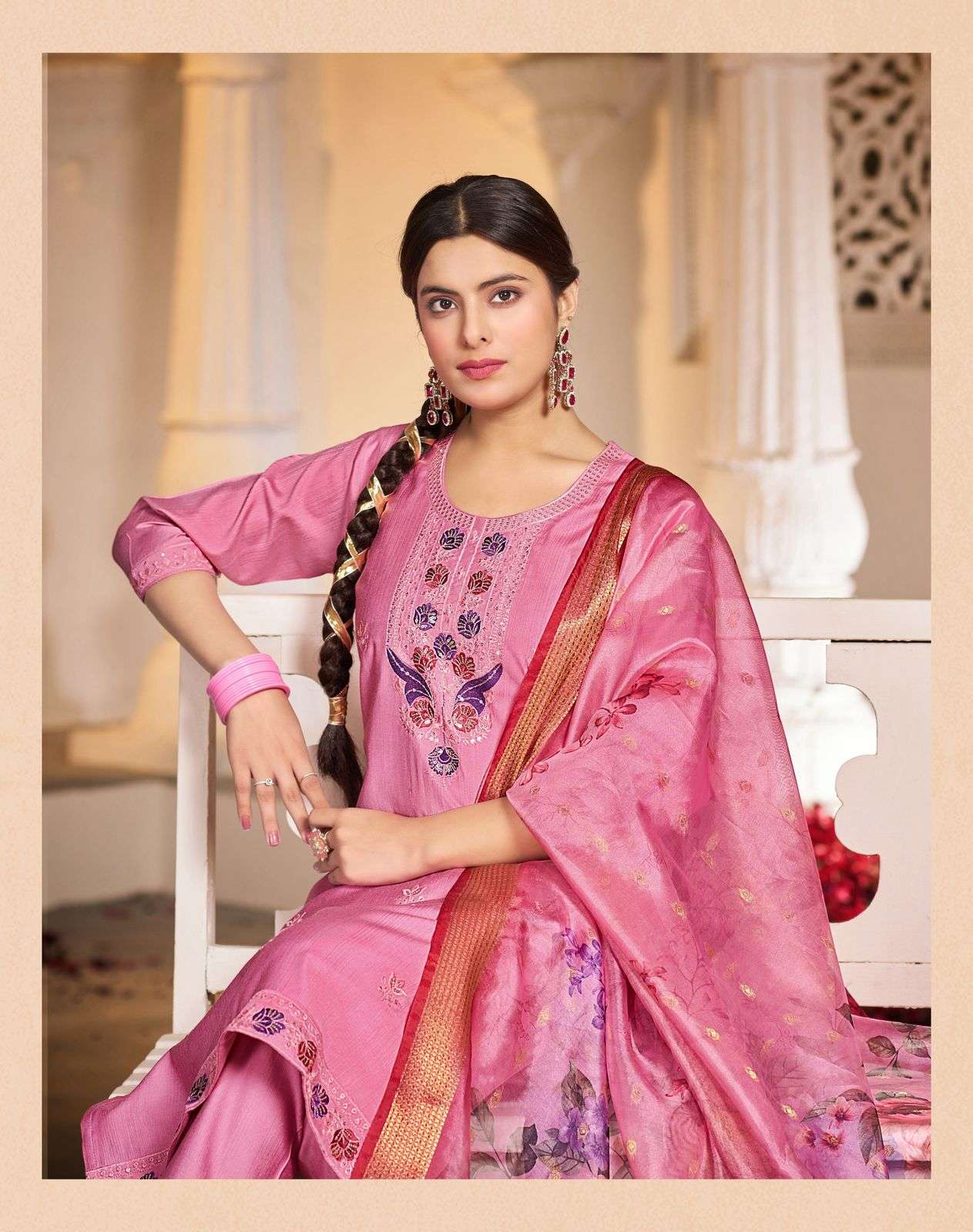 Moskva fohishalari bilan porno tomosha qiling